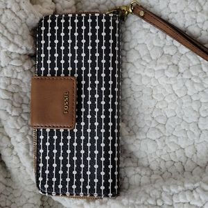fossil clutch wallet